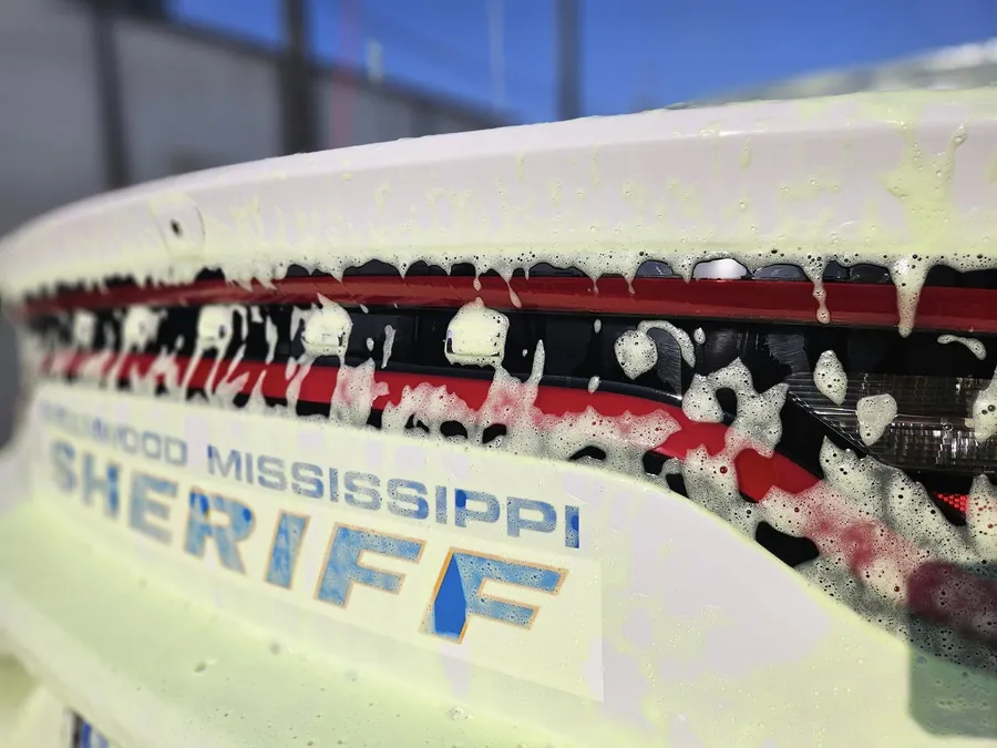 Mississippi Sheriff felirat a kaszkadőr autó oldalán
